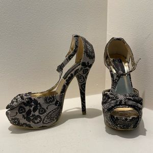 Just Fab Platform heel 5” size 7